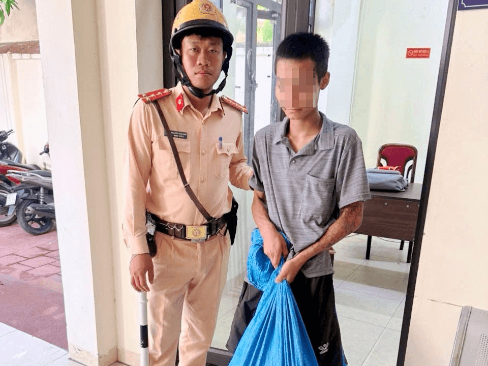 Cảnh sát giao thông kịp thời bắt giữ đối tượng trộm cắp tài sản