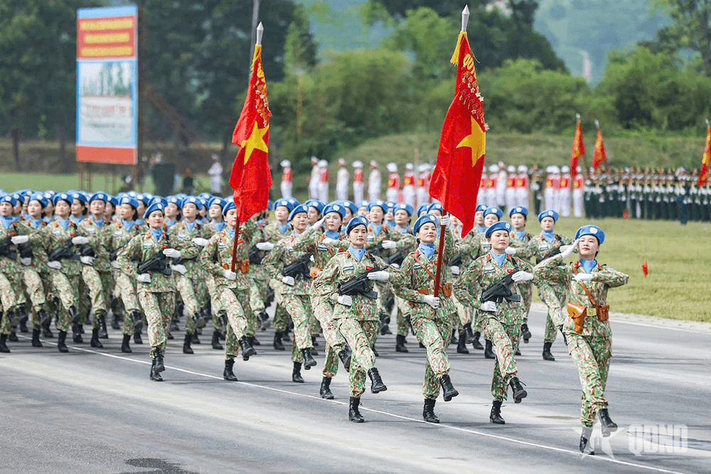 “Những bông hồng thép” Quân khu 3 trên thao trường tháng Tám