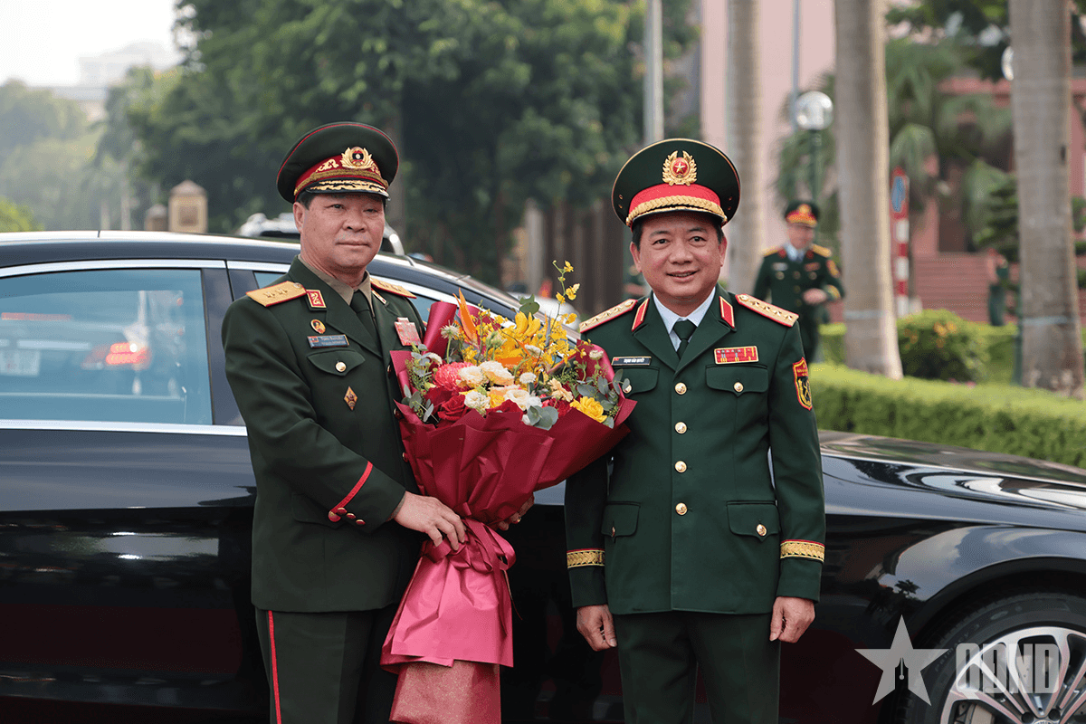 Đại tướng Trịnh Văn Quyết chủ trì lễ đón Chủ nhiệm Tổng cục Chính trị Quân đội nhân dân Lào