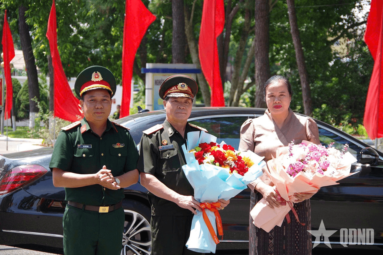 Chủ nhiệm Tổng cục Chính trị Quân đội nhân dân Lào thăm, làm việc tại Sư đoàn 316