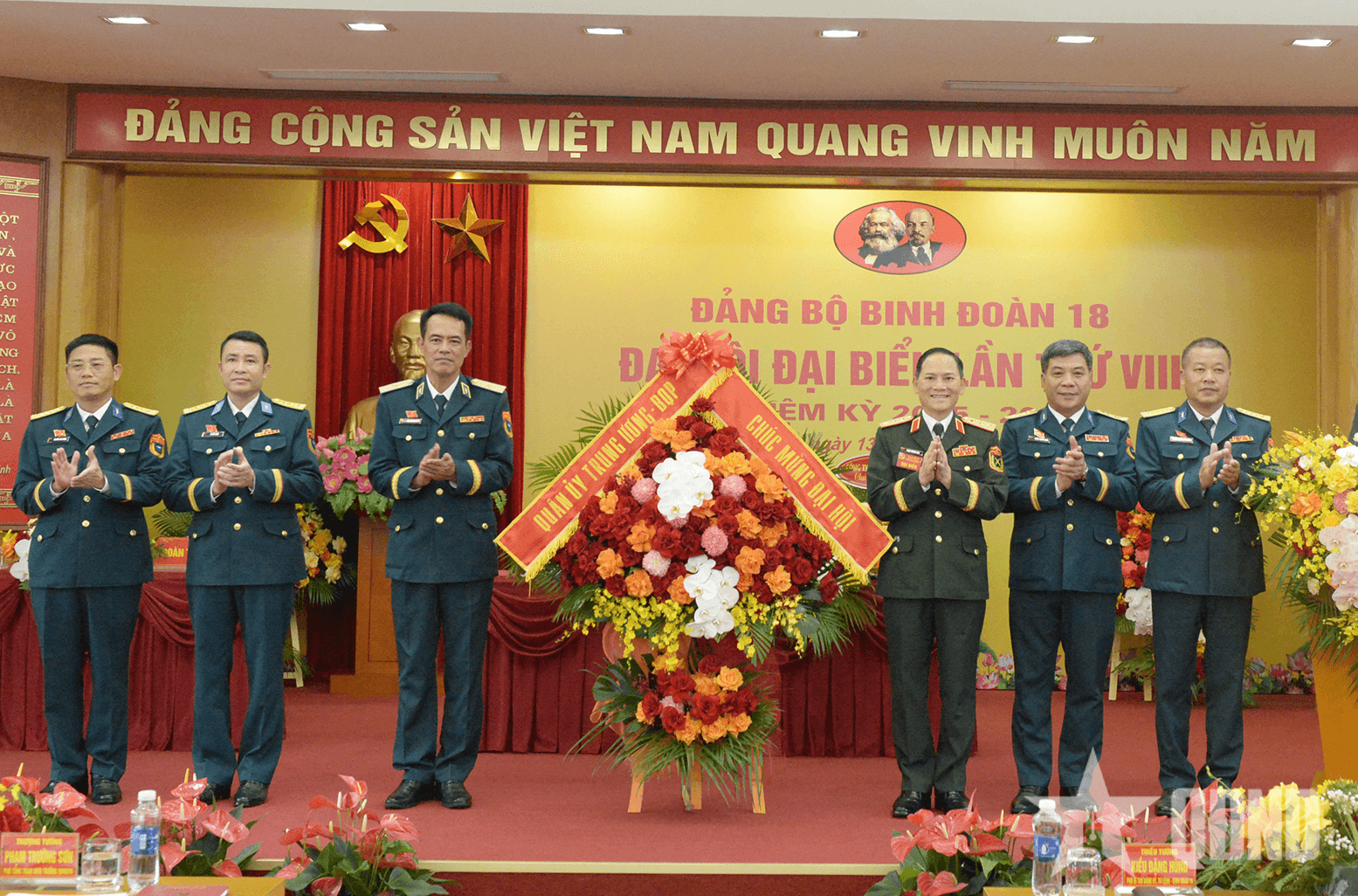 Thượng tướng Phạm Trường Sơn dự, chỉ đạo Đại hội Đại biểu Đảng bộ Binh đoàn 18 lần thứ VIII