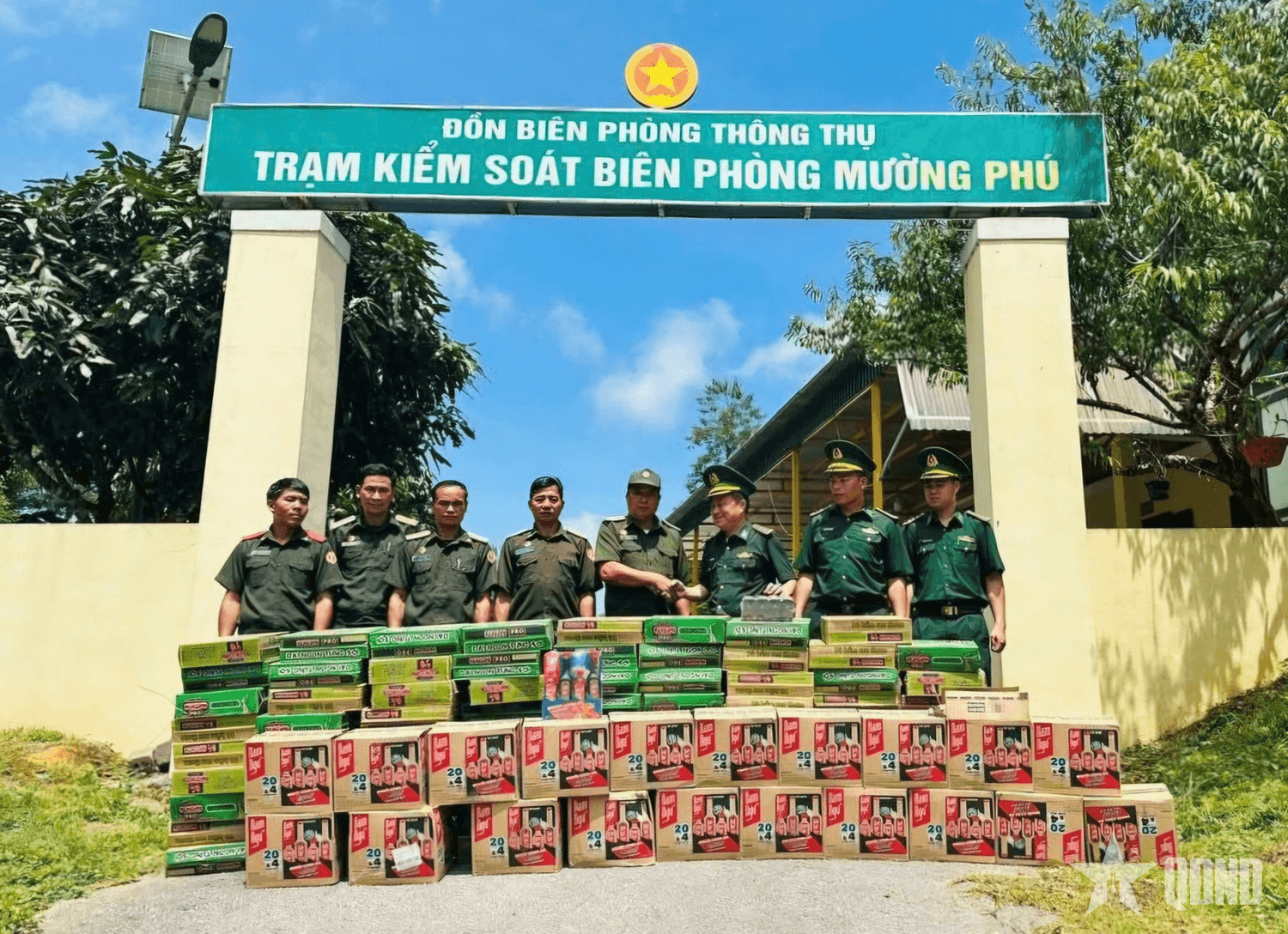 Bộ đội Biên phòng nỗ lực giúp người dân vùng lũ