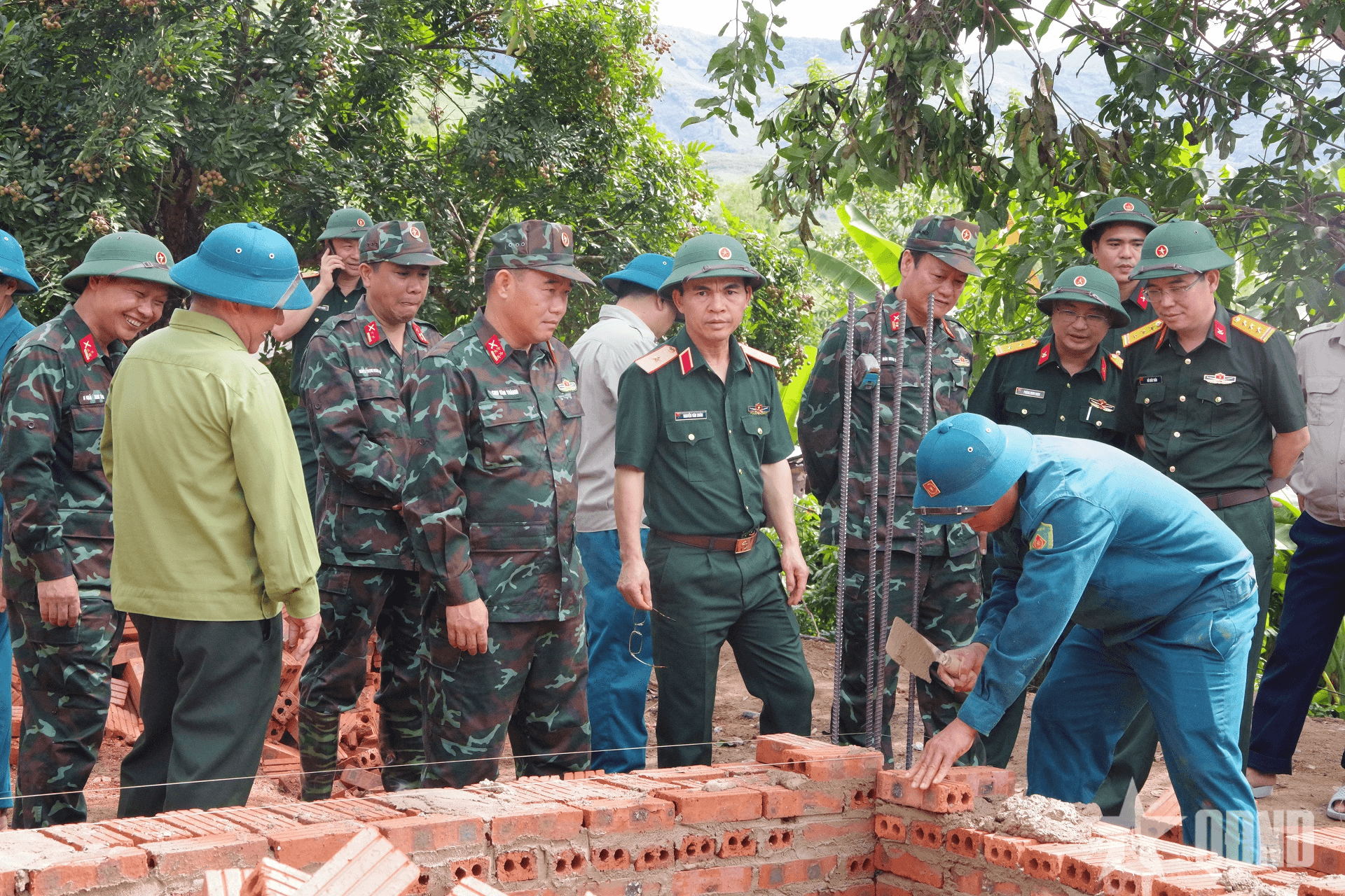 Sơn La: Bộ tư lệnh Quân khu 2 kiểm tra tiến độ xây dựng nhà ở cho các hộ dân bị thiệt hại do thiên tai