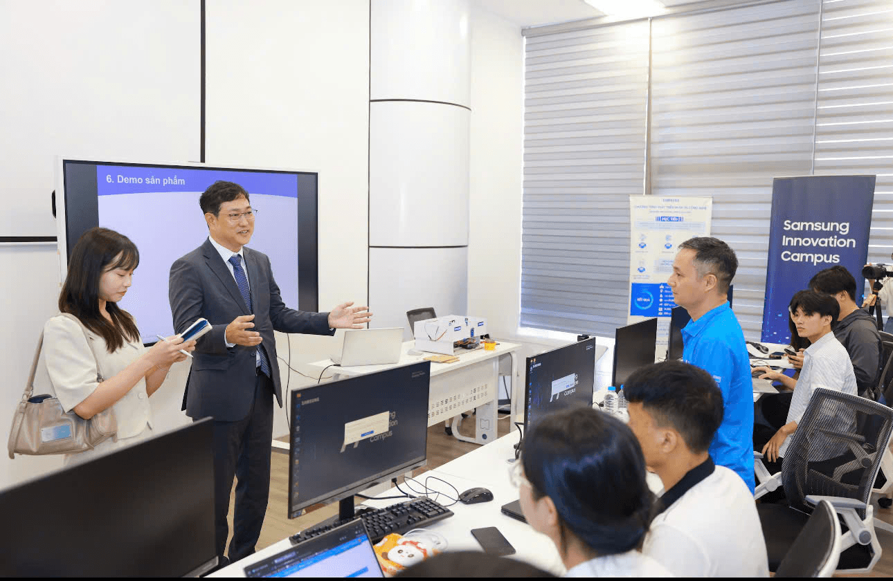 Phát triển năng lực công nghệ cao cho thế hệ trẻ Việt Nam