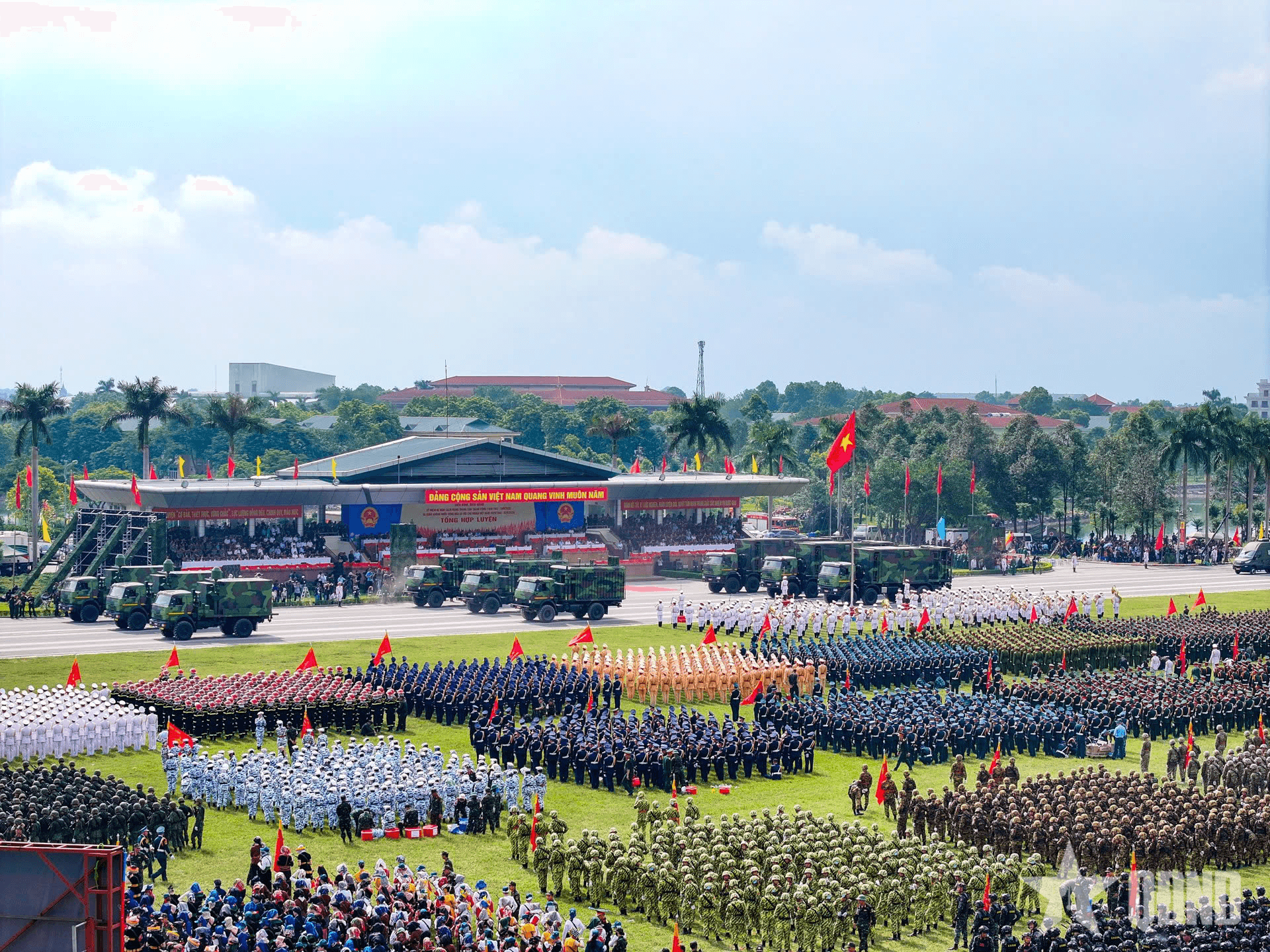 Tổng hợp luyện diễu binh, diễu hành lần thứ 3, “nước rút” cho ngày hội lớn