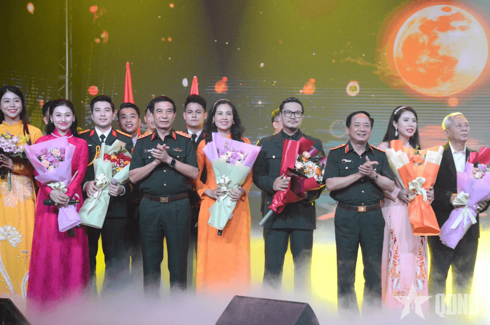 Chương trình nghệ thuật “Những câu thơ viết nên hình đất nước”