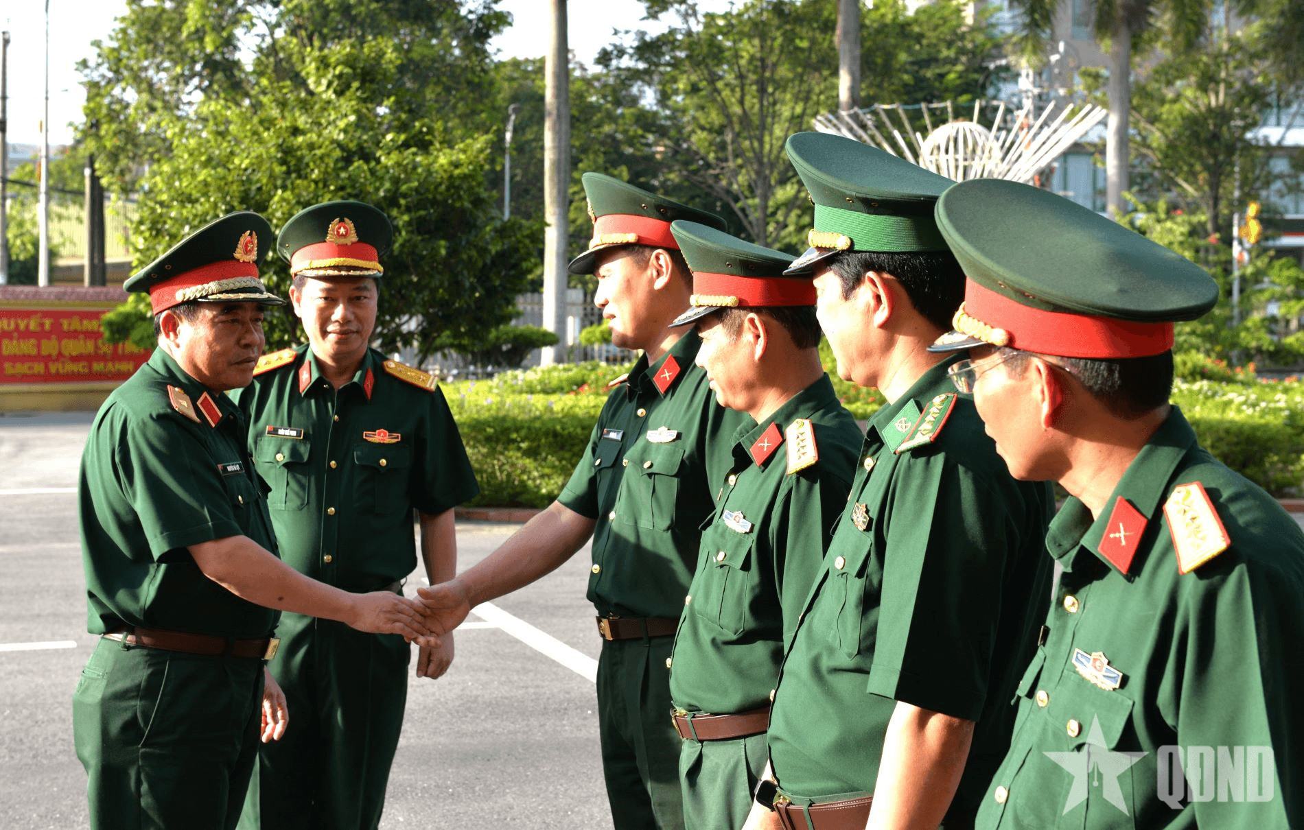 Thiếu tướng Nguyễn Bá Lực kiểm tra tại Bộ CHQS tỉnh Quảng Ngãi