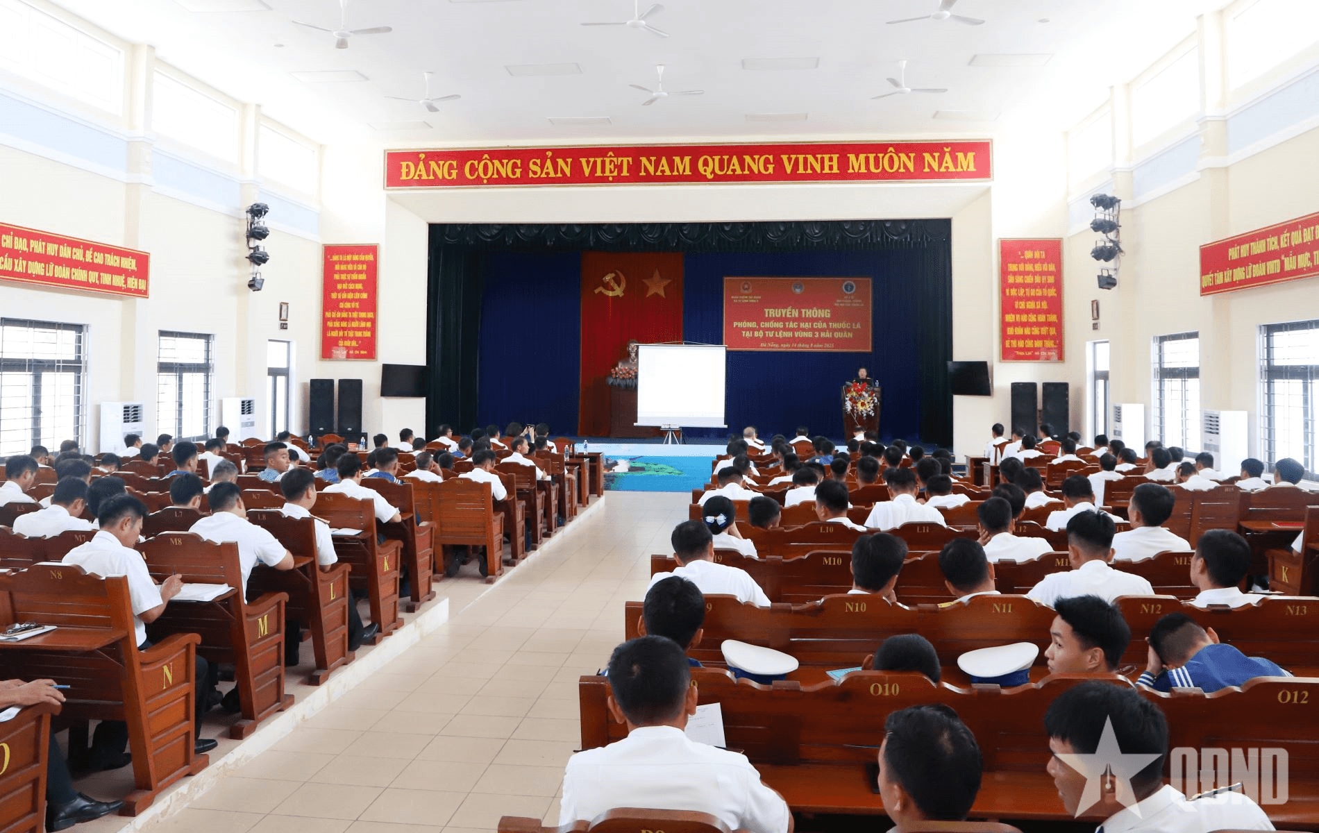 Vùng 3 Hải quân phối hợp truyền thông về phòng, chống tác hại của thuốc lá