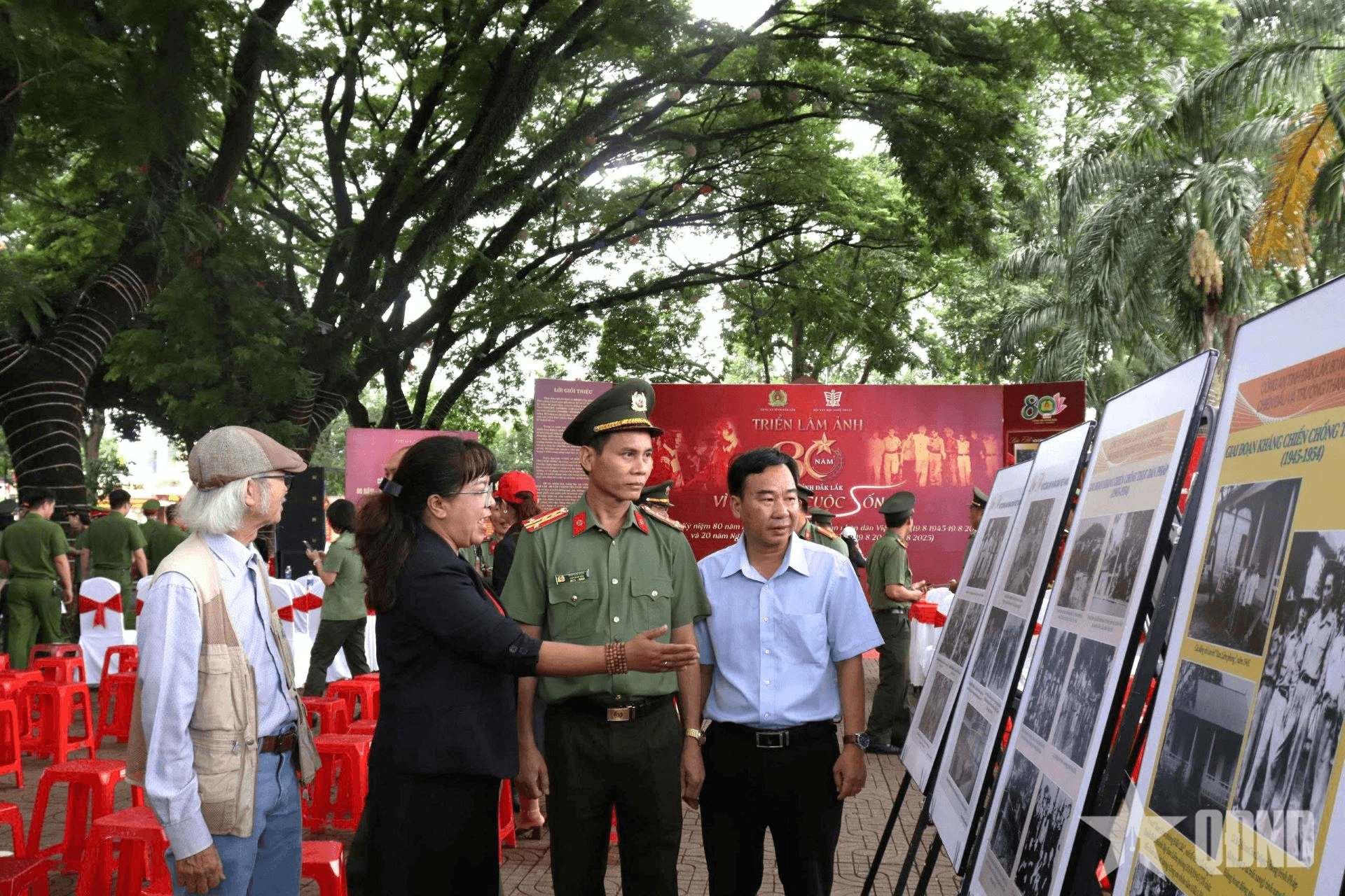Triển lãm ảnh “Công an Đắk Lắk - 80 năm, vì bình yên cuộc sống”