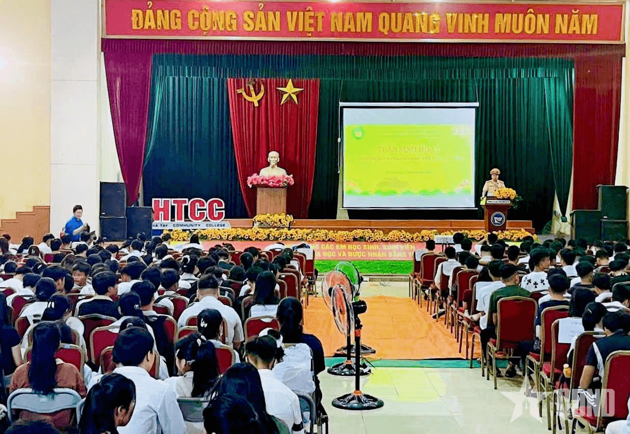 Tuyên truyền pháp luật về trật tự, an toàn giao thông đầu khóa học