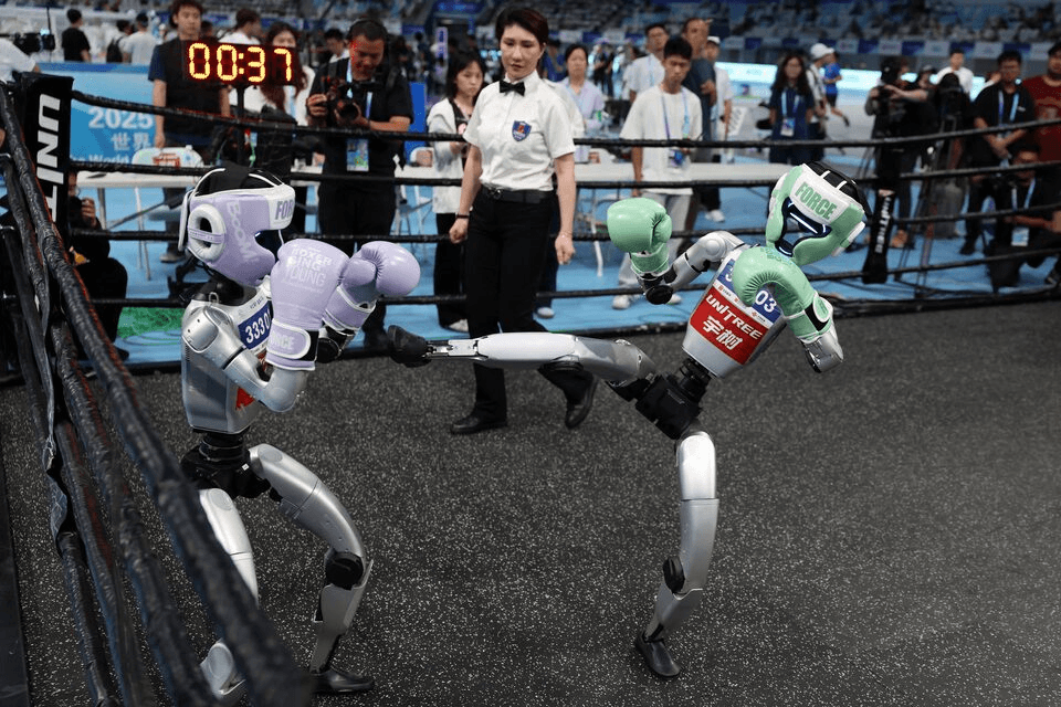 Đại hội thể thao robot hình người đầu tiên khai mạc tại Trung Quốc