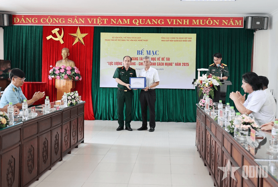 Bế mạc Trại sáng tác văn học về đề tài “Lực lượng vũ trang - Chiến tranh cách mạng”