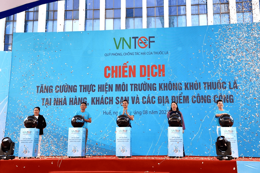 Thực hiện môi trường không khói thuốc lá tại các địa điểm công cộng