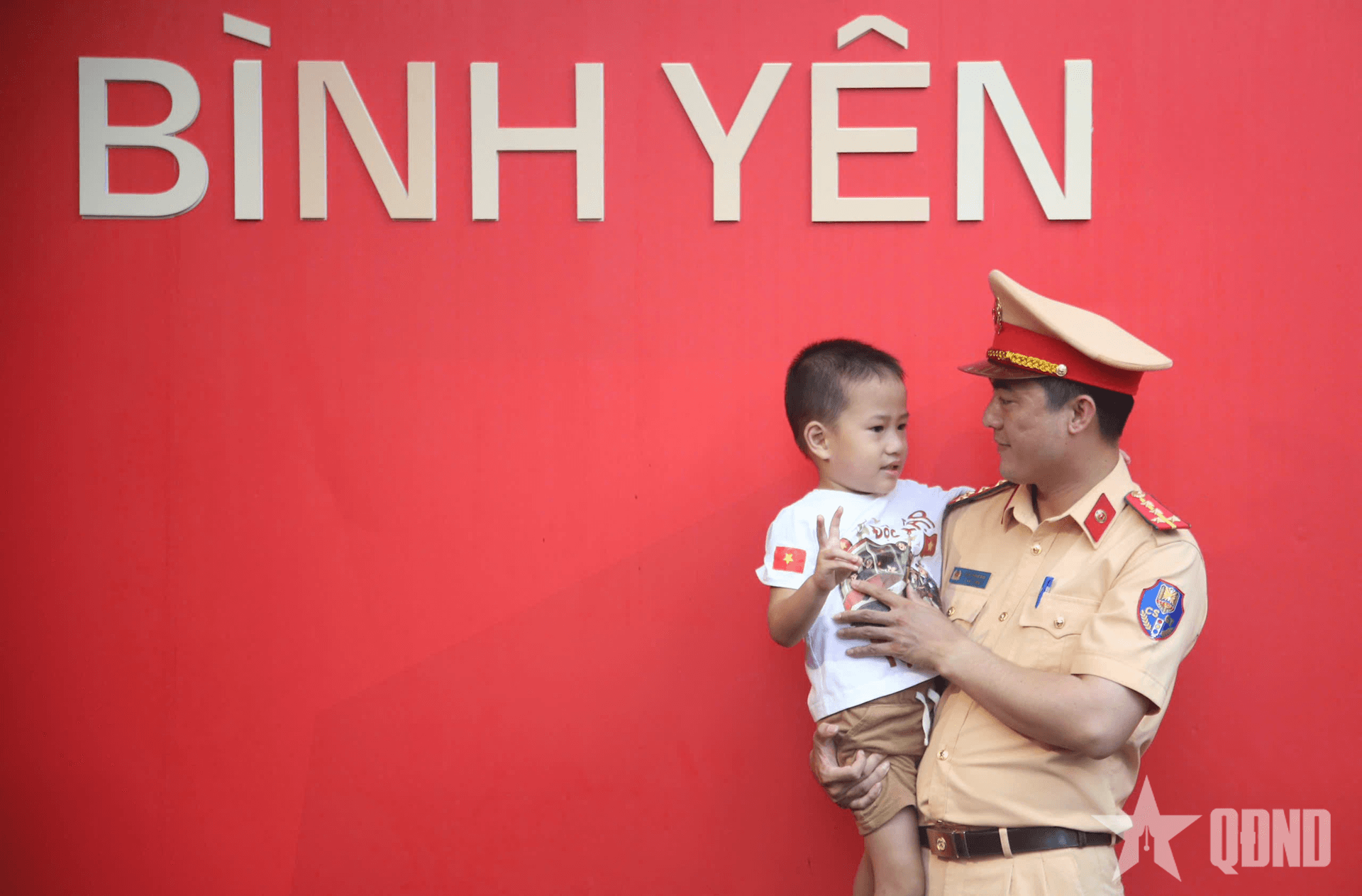 Chương trình "Ngày hội bình yên" thu hút đông đảo người dân