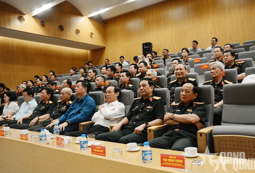 Lãnh đạo Đảng, Nhà nước, Quân đội tham quan Bảo tàng Lịch sử Quân sự Việt Nam