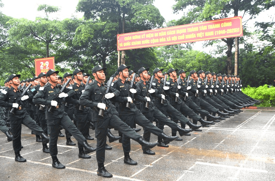 Những yếu tố quyết định sự lớn mạnh và thắng lợi vẻ vang của Công an nhân dân Việt Nam anh hùng