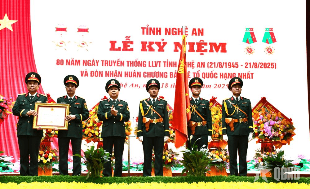 Lễ kỷ niệm 80 năm Ngày truyền thống Lực lượng vũ trang tỉnh Nghệ An
