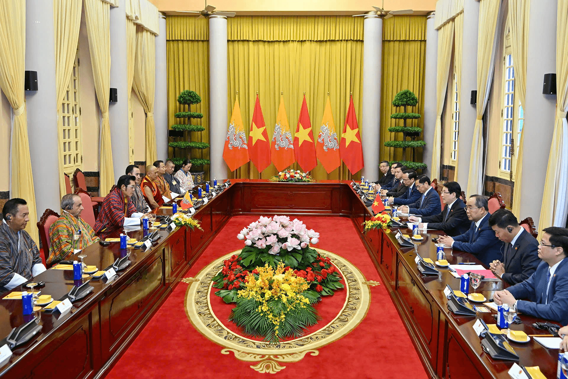 Chủ tịch nước Lương Cường hội đàm với Quốc vương Bhutan