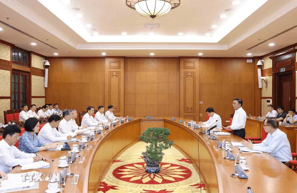 Các Tổ công tác của Bộ Chính trị làm việc với Ban Thường vụ các tỉnh ủy, thành ủy: Khánh Hòa, Nghệ An, Đà Nẵng, Quảng Ninh
