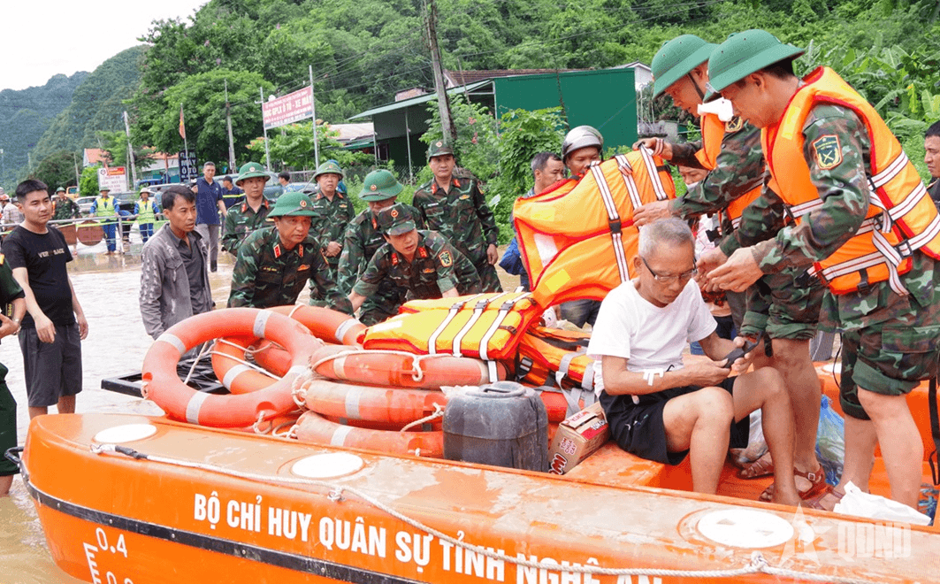 Tổ quốc là thiêng liêng - Dân là gốc