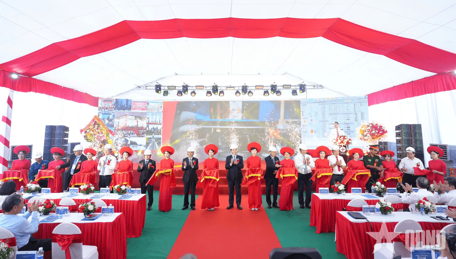 Hòa lưới điện tổ máy số 1 - Dự án Nhà máy Thủy điện Hòa Bình mở rộng