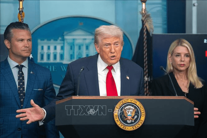 Tổng thống Mỹ Donald Trump tuyên bố chấm dứt việc bỏ phiếu bầu cử qua đường bưu điện