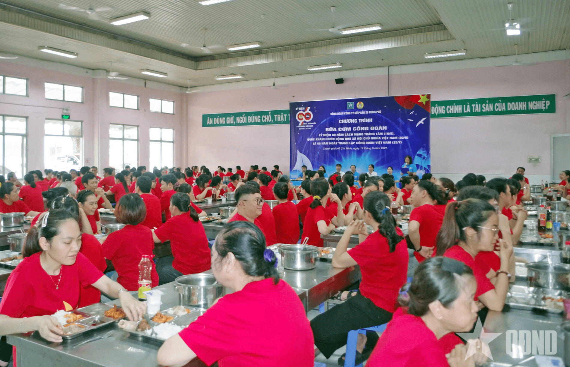 Chương trình “Bữa cơm Công đoàn” ấm áp, lan tỏa nghĩa tình