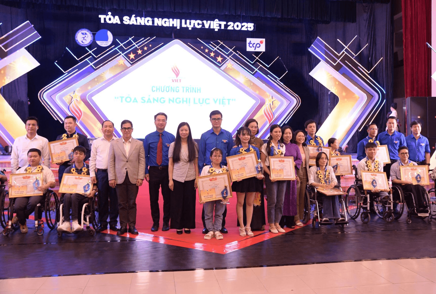 “Tỏa sáng nghị lực Việt” năm 2025: Vinh danh 25 thanh niên khuyết tật tiêu biểu