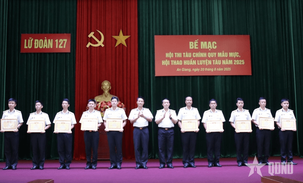 Lữ đoàn 127: Tổ chức Hội thi “Tàu chính quy mẫu mực” và Hội thao huấn luyện tàu năm 2025