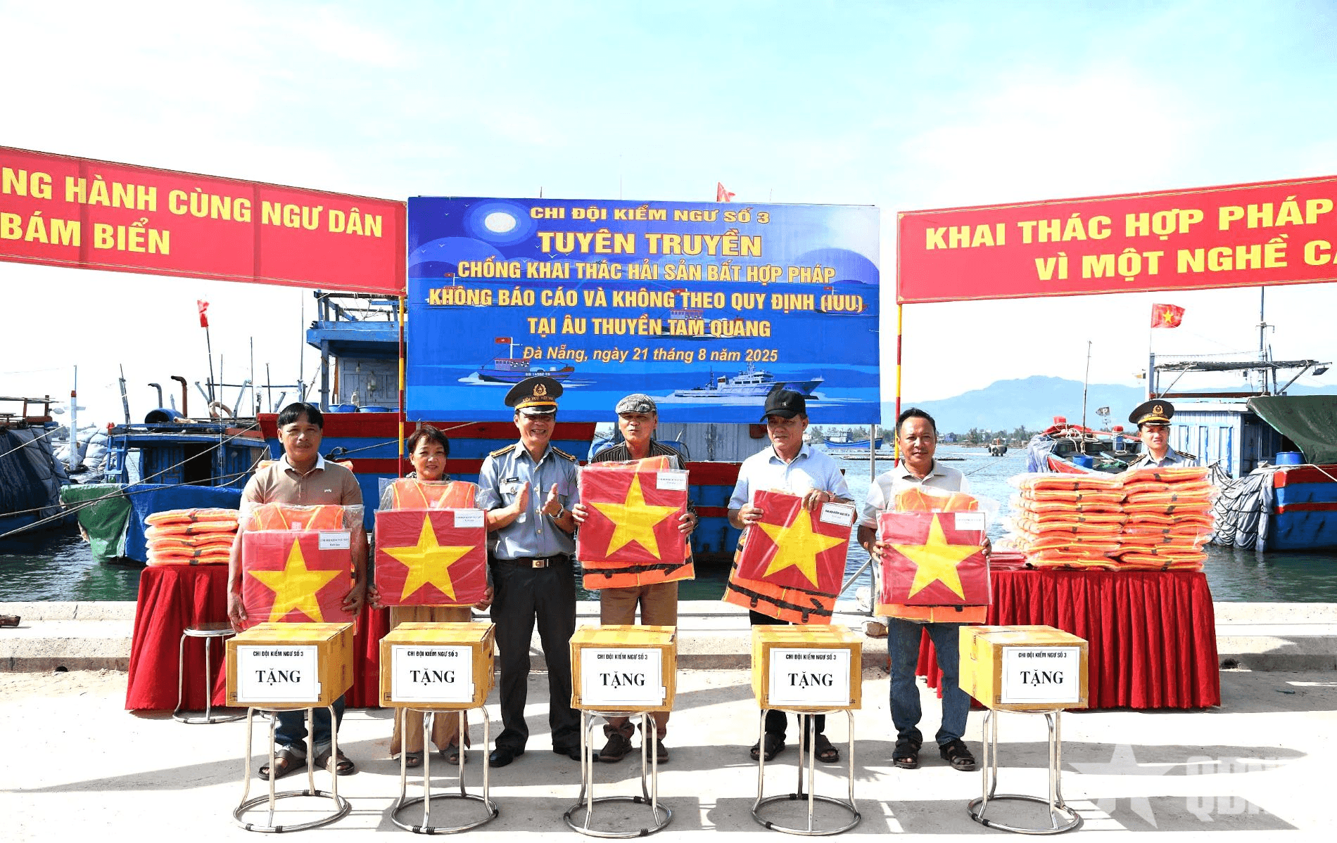 Chi đội Kiểm ngư số 3 tuyên truyền chống khai thác IUU