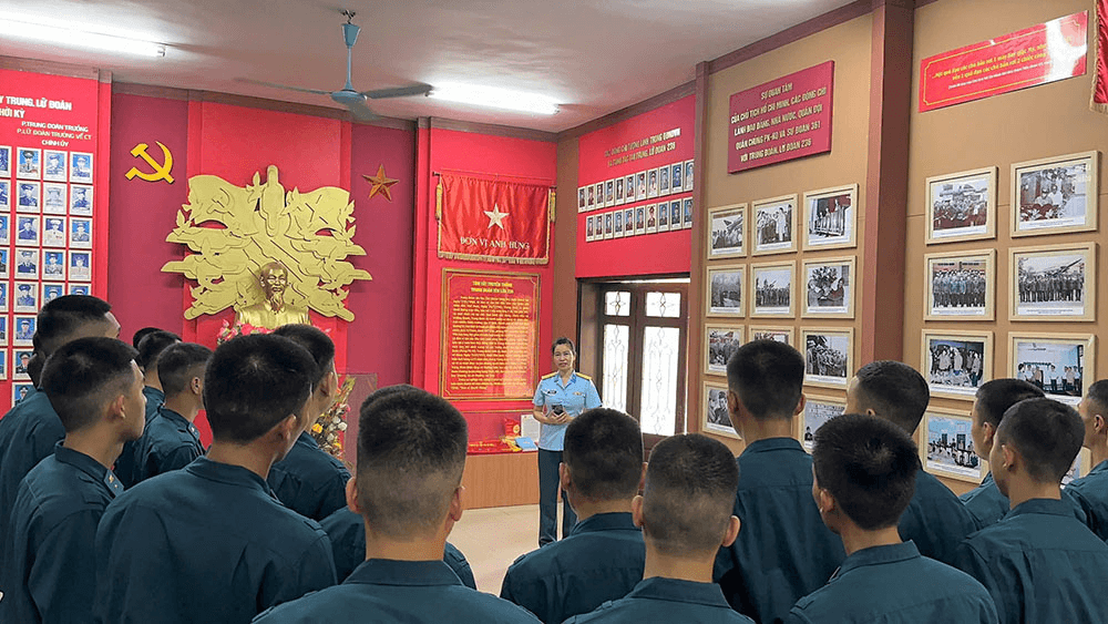 Ươm mầm lý tưởng