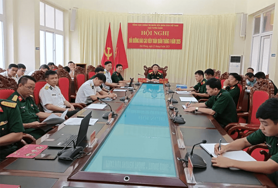 Hội nghị bồi dưỡng báo cáo viên toàn quân tháng 8-2025