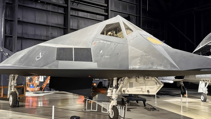 Quân sự thế giới hôm nay (23-8): Mỹ vẫn dùng máy bay ném bom tàng hình F-117?