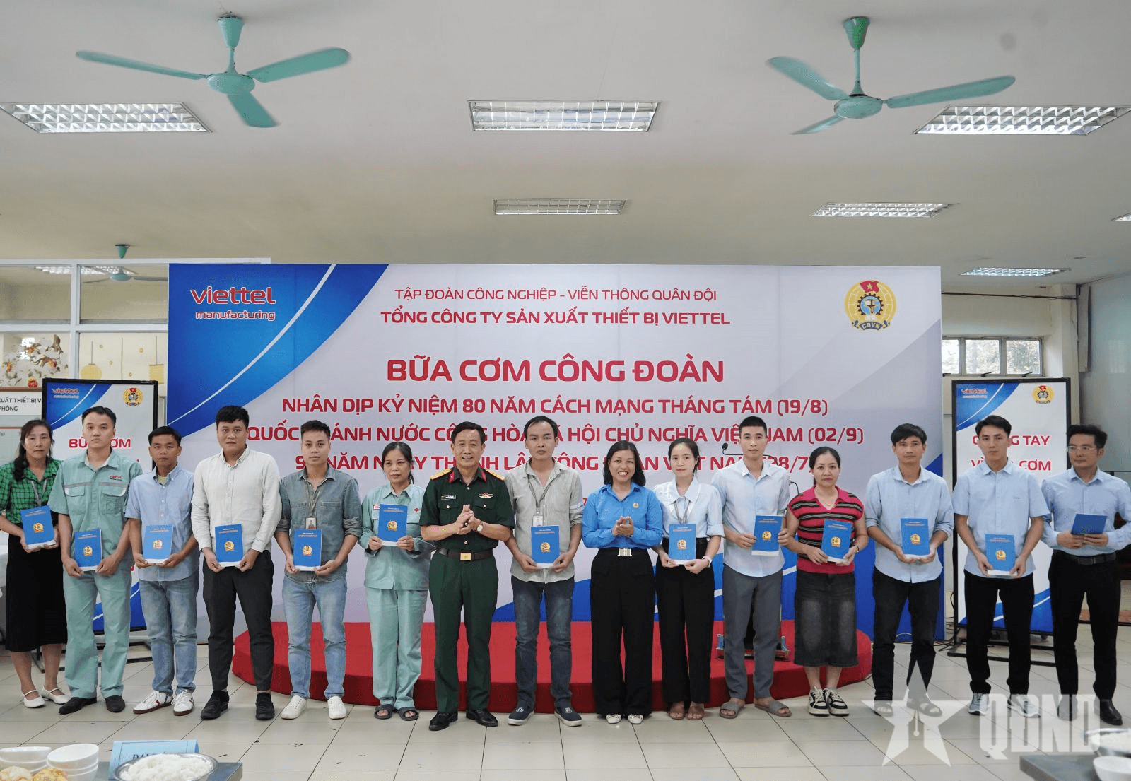 Bữa cơm công đoàn, gắn kết người lao động