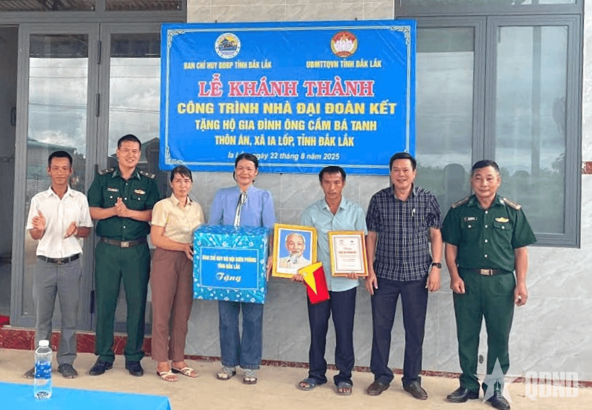 Bộ đội Biên phòng tỉnh Đắk Lắk bàn giao nhà “Đại đoàn kết”