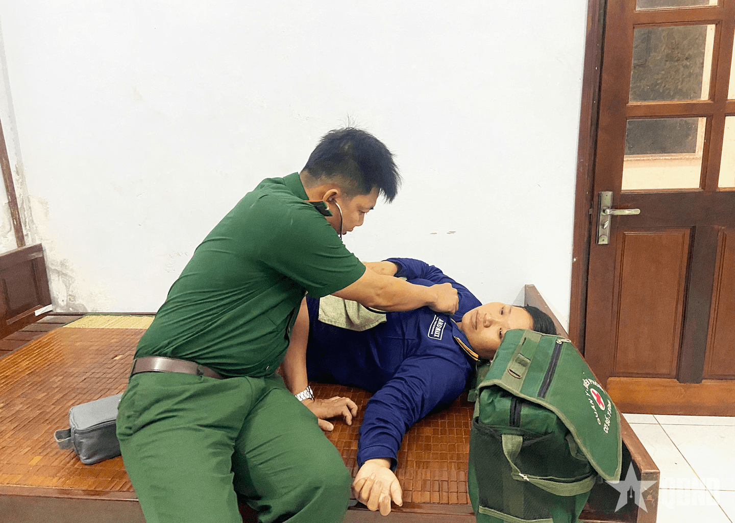 Cà Mau: Đồn Biên phòng Khánh Hội kịp thời cứu vớt 2 ngư dân gặp nạn trên biển