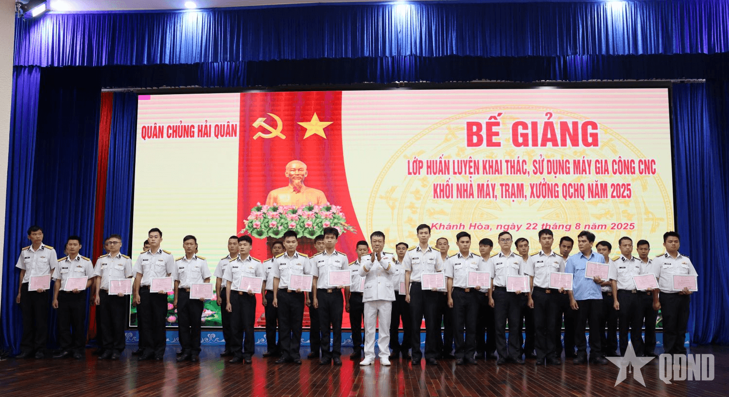 Quân chủng Hải quân bế giảng lớp huấn luyện khai thác, sử dụng máy gia công CNC
