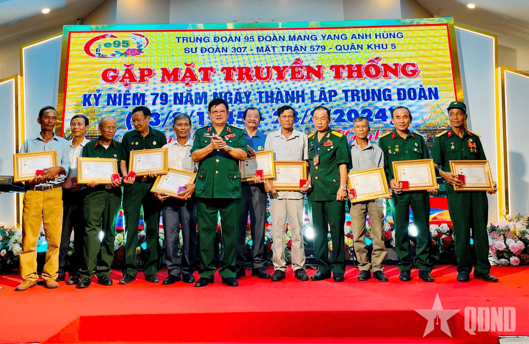 Qua ba lần khói lửa, hai lần nhận anh hùng