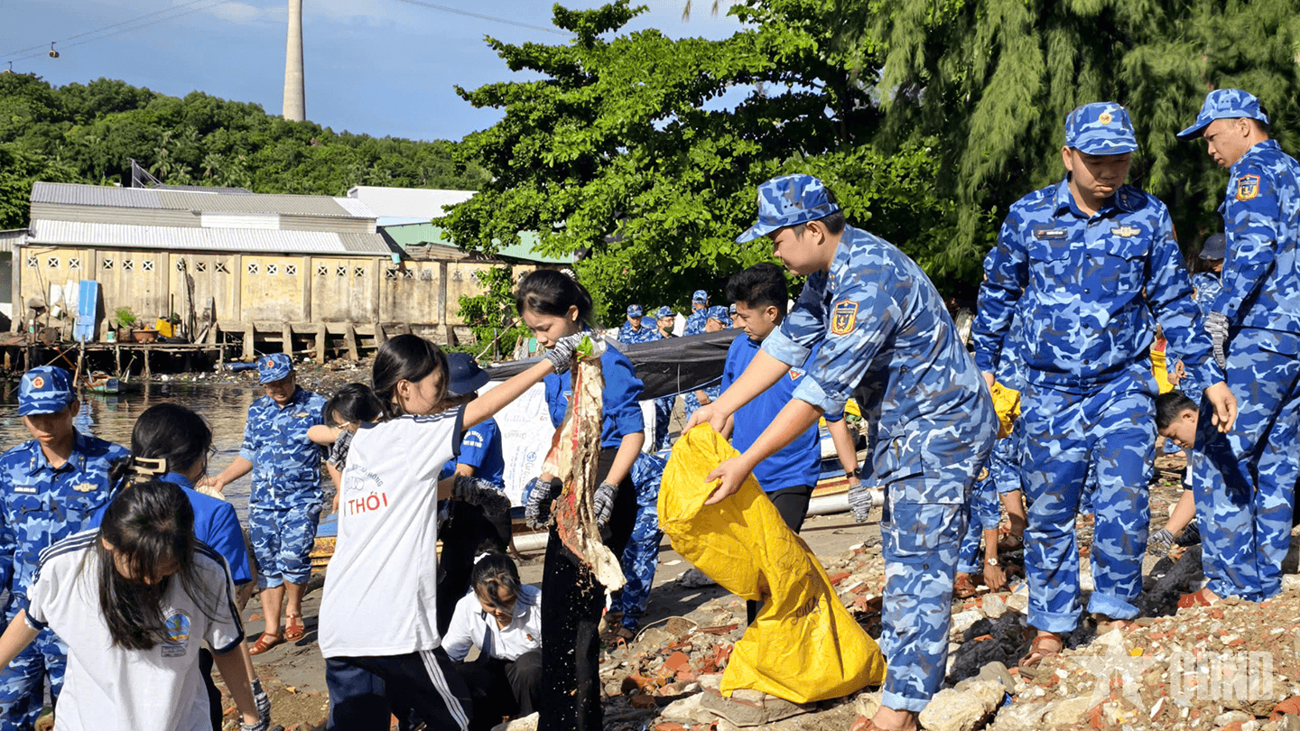 Bộ tư lệnh Vùng Cảnh sát biển 4: Chung tay vì “Biển xanh, sạch, đẹp”