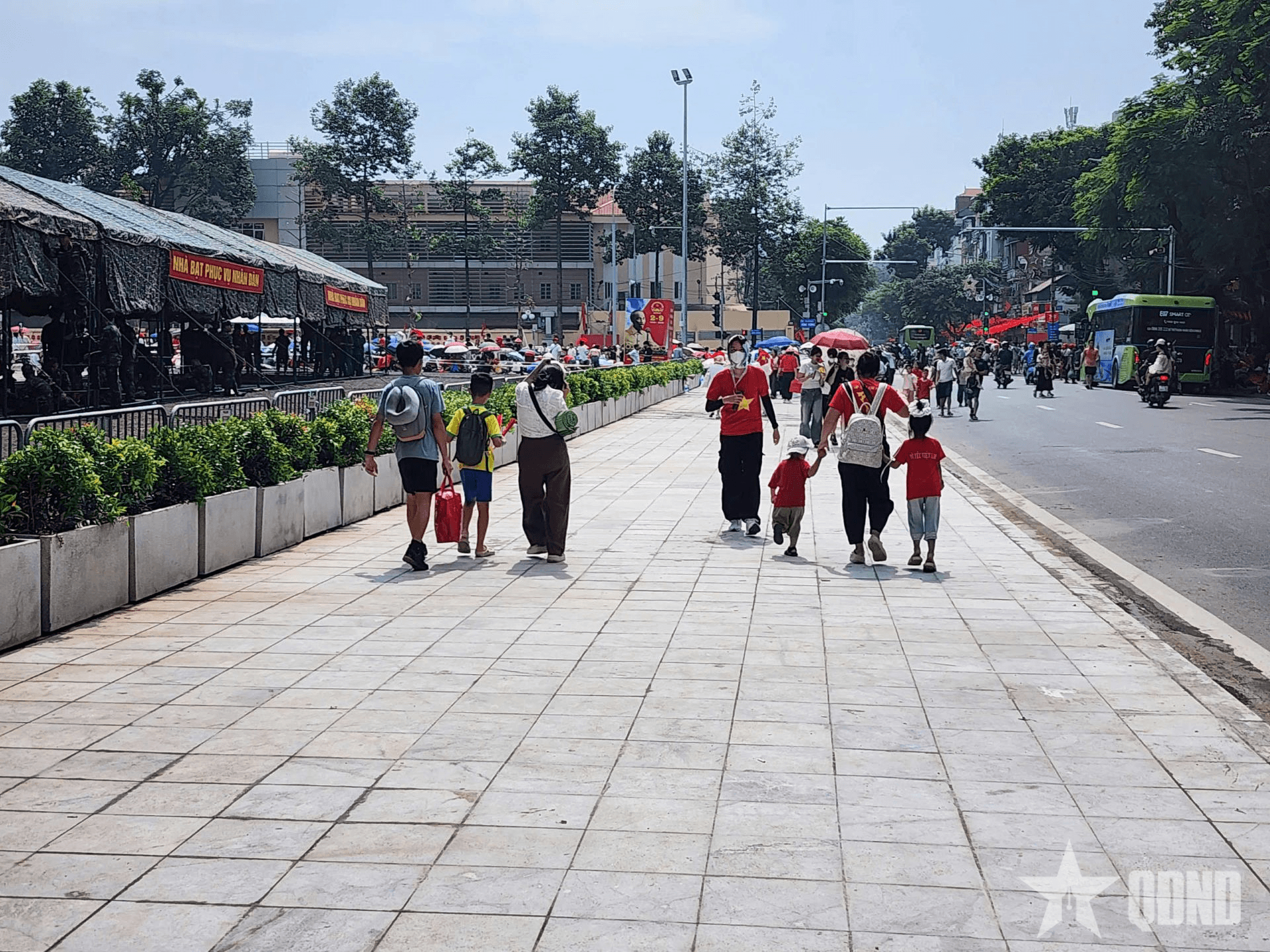 Hà Nội: Đường phố sạch đẹp, tươm tất sẵn sàng cho ngày đại lễ mừng Quốc khánh