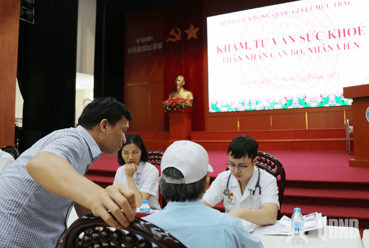 Bệnh viện Bỏng Quốc gia Lê Hữu Trác thực hiện tốt công tác chính sách hậu phương Quân đội