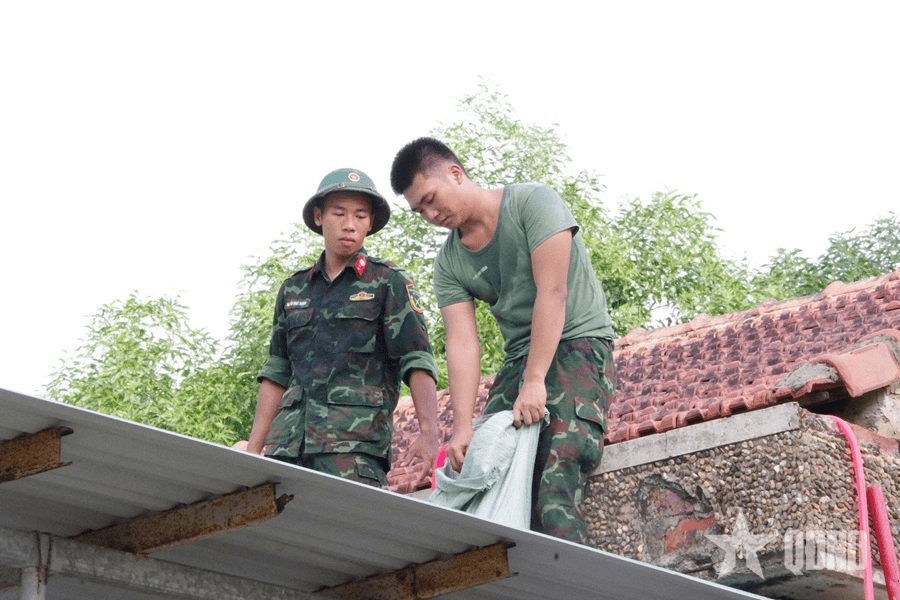Sư đoàn 968 sẵn sàng cơ động giúp nhân dân phòng, chống bão số 5