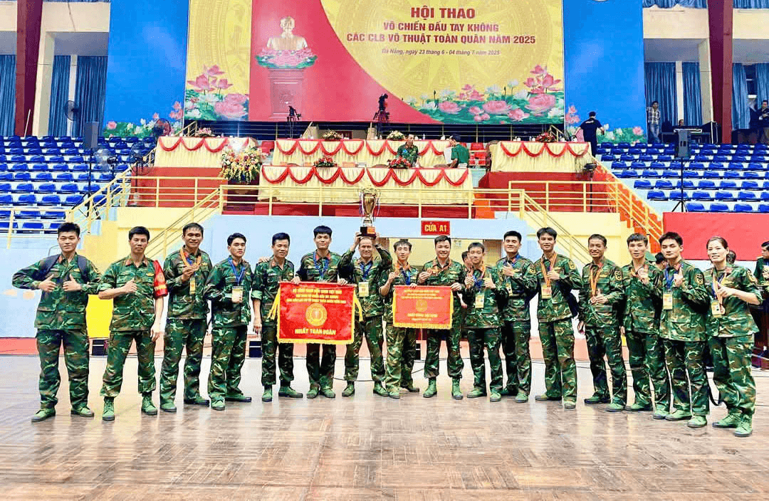 Nỗ lực để bước lên bục vinh quang