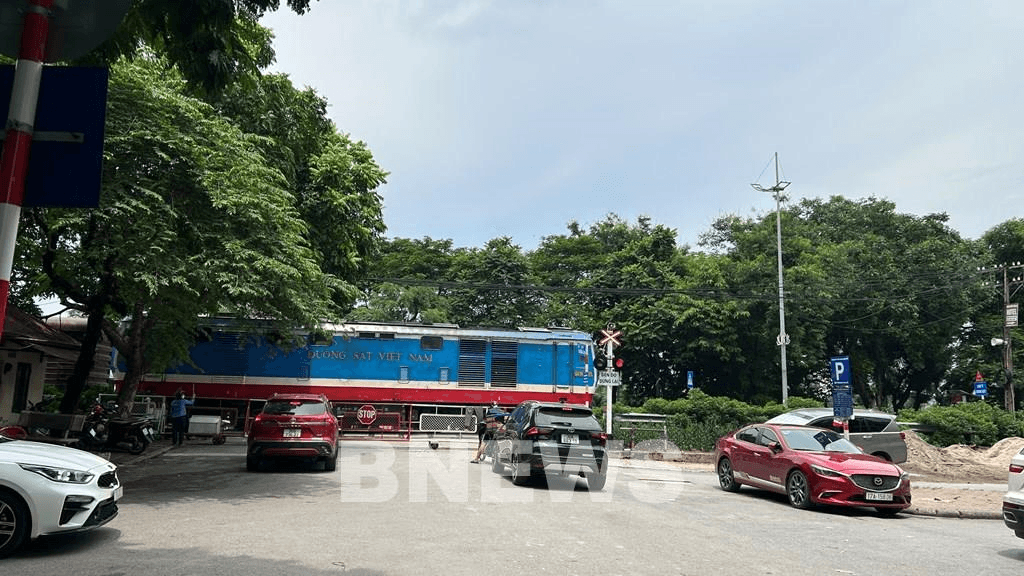 Ngừng chạy 3 mác tàu do ảnh hưởng bão số 5