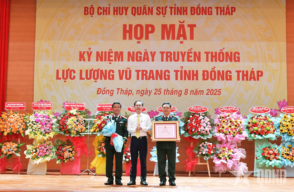 Họp mặt kỷ niệm ngày truyền thống lực lượng vũ trang tỉnh Đồng Tháp