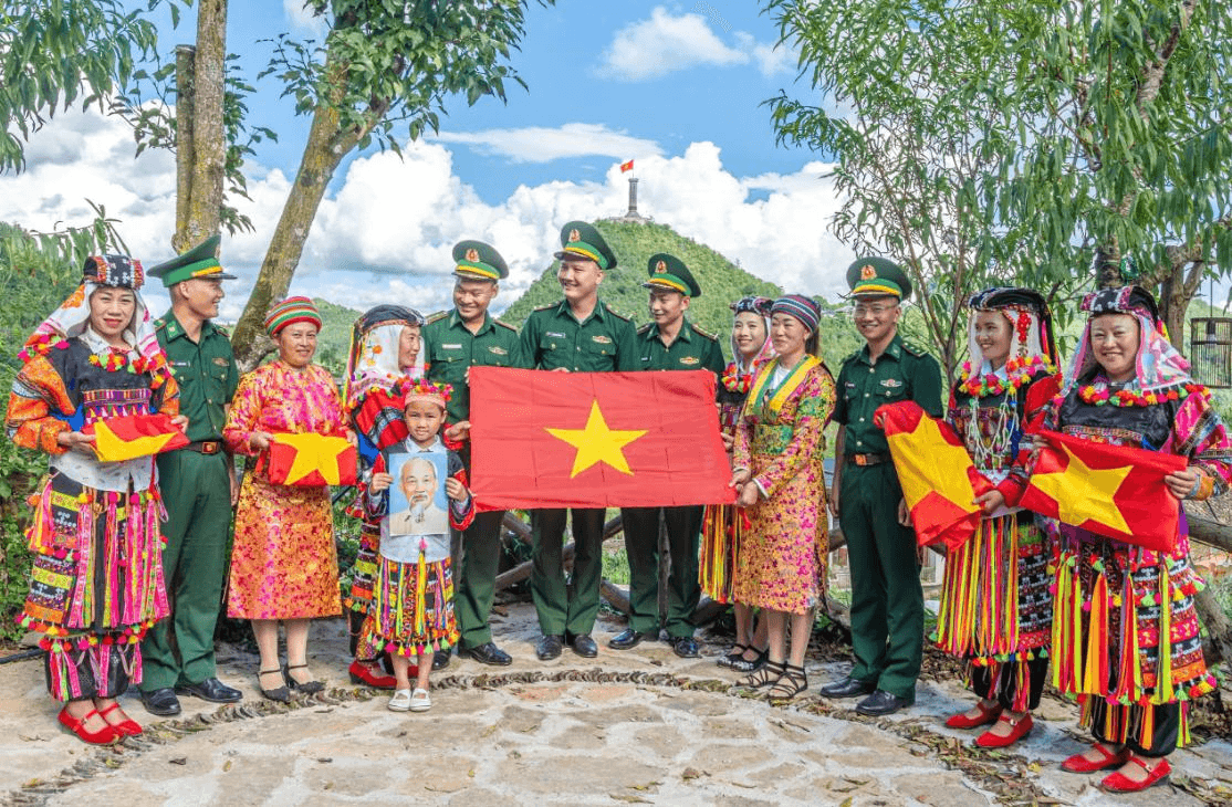 Cột cờ Quốc gia Lũng Cú - dấu ấn linh thiêng trong buổi Lễ Thượng cờ