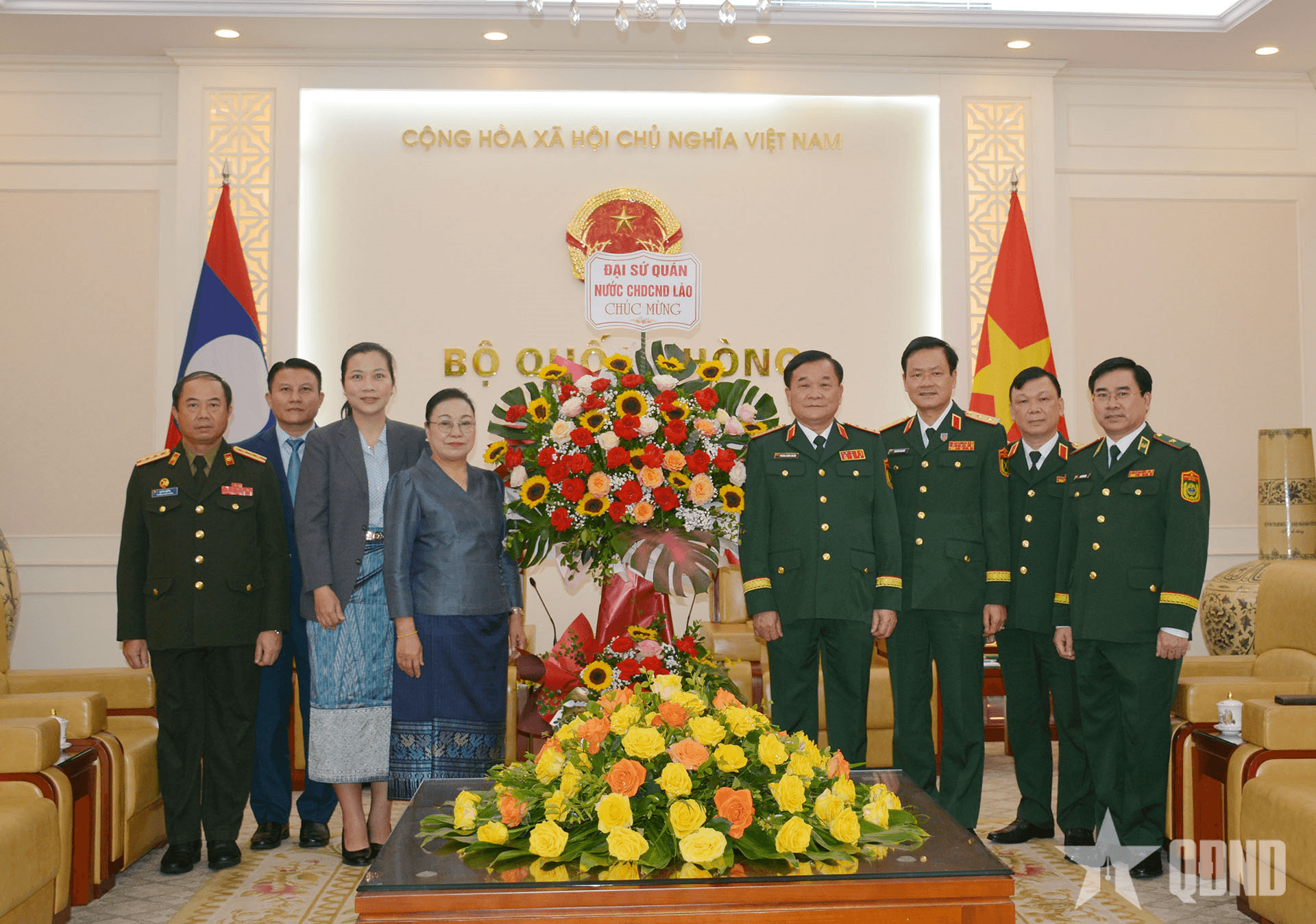 Thượng tướng Hoàng Xuân Chiến tiếp Đại sứ Lào tại Việt Nam