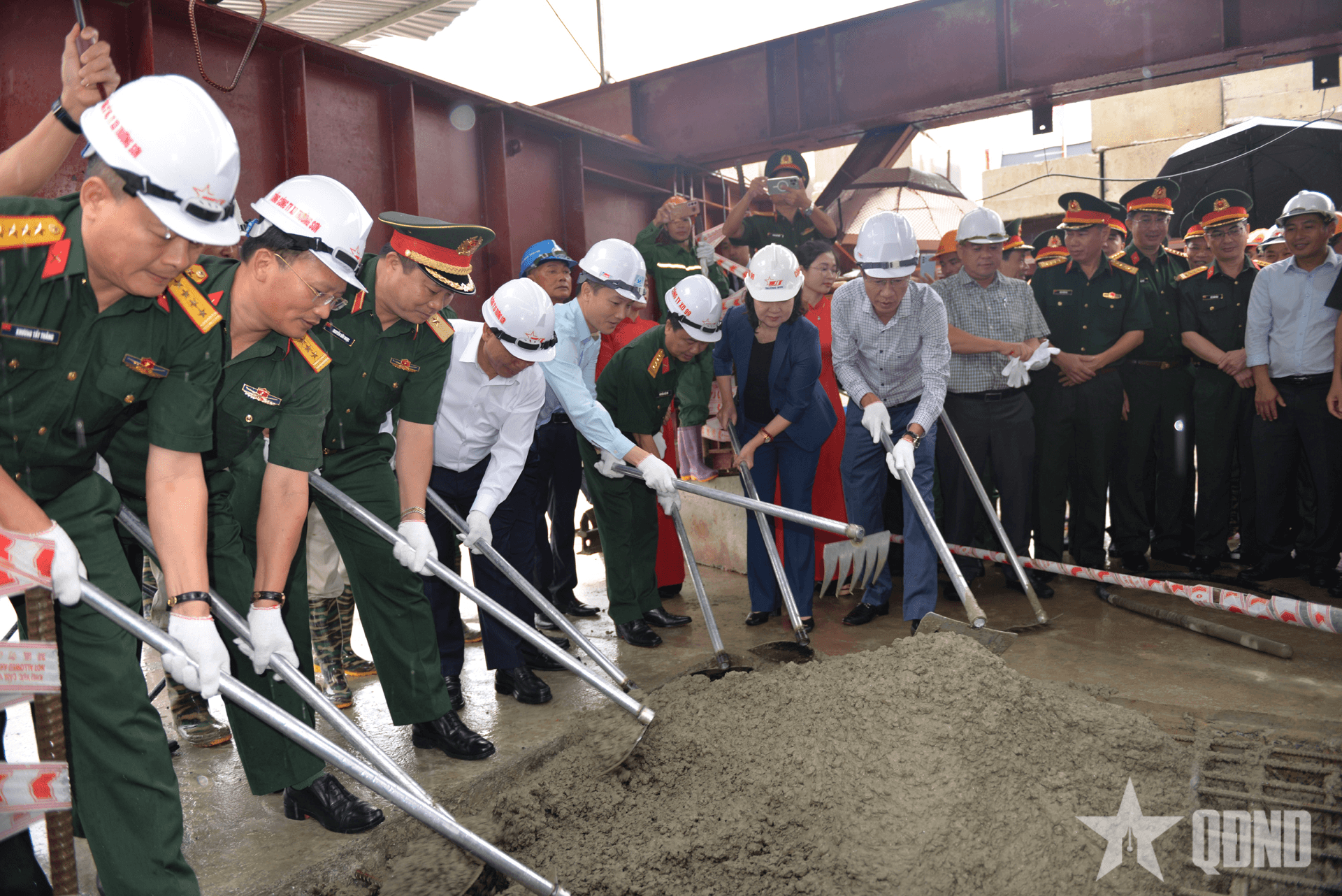 Hợp long cầu Phong Châu mới, tỉnh Phú Thọ