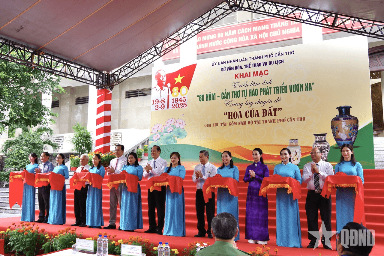Cần Thơ: Khai mạc Triển lãm ảnh “80 năm - Cần Thơ tự hào phát triển vươn xa”