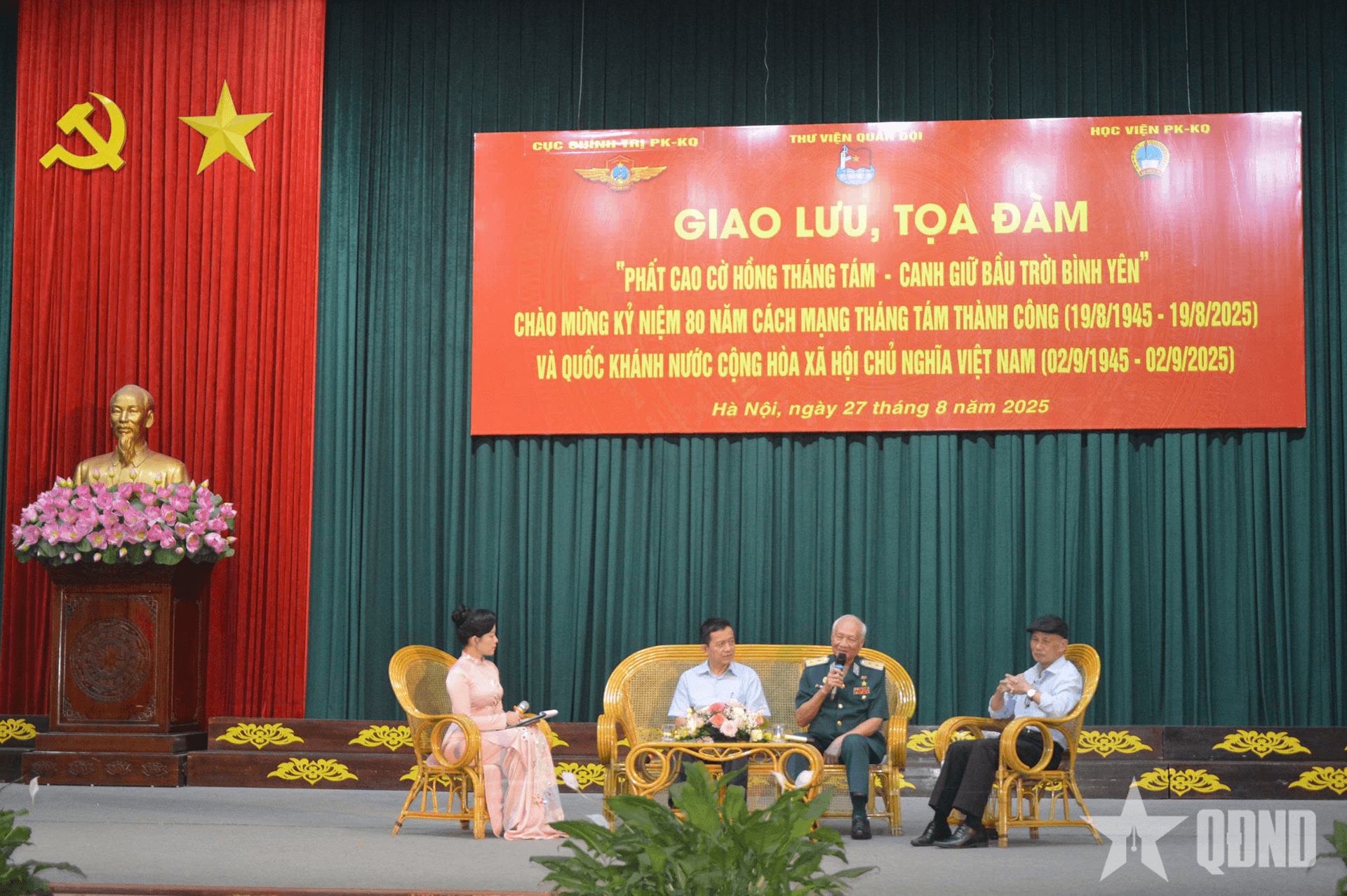 Giao lưu tọa đàm “Canh giữ bầu trời bình yên”